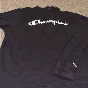 CHAMPION SWEATSHIRT